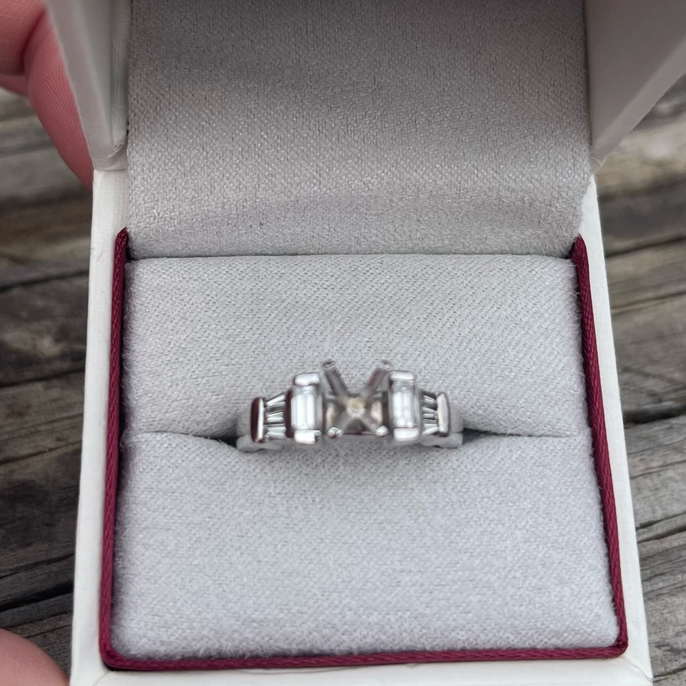 Engagement ring mount with eight baguette diamonds, 14K white gold. Size 5